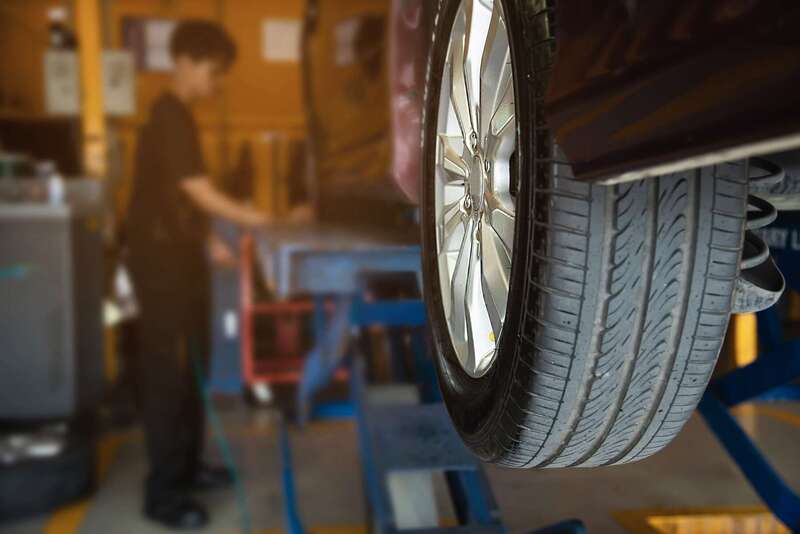 تعمیرانواع خودرو های خارجی و برقی تعمیرگاه کسری در شاداباد تهران